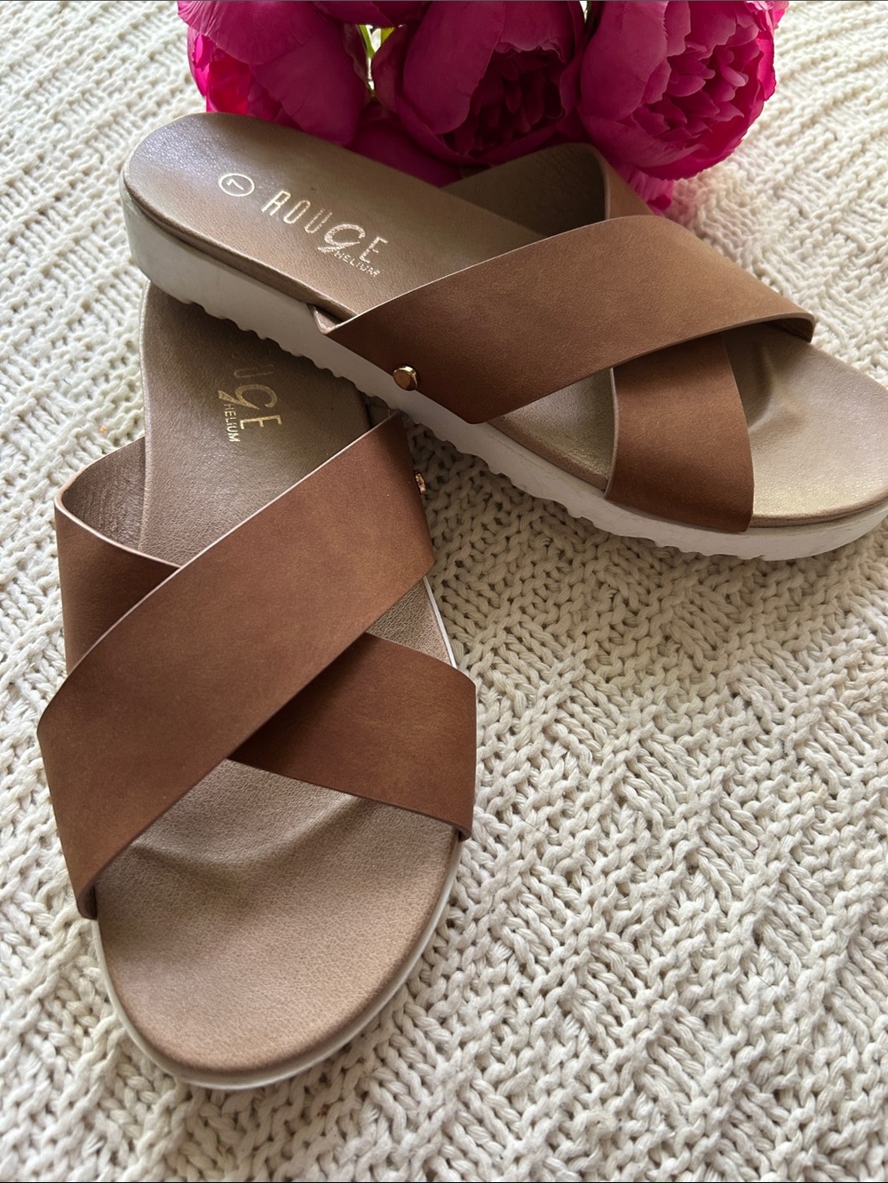 Rouge! Brown Cross-Band Slide Sandals